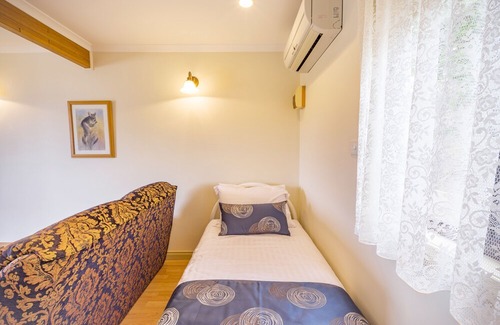 St Helens Cottage | Queechy Motel