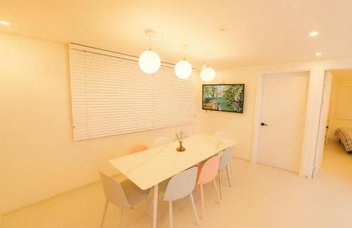 Sangam-dong Apartment | Queen Bed 5 #10 people # Airport Railway Station # Triple Station # Hong dae # seoul #3room # DMC # bnb