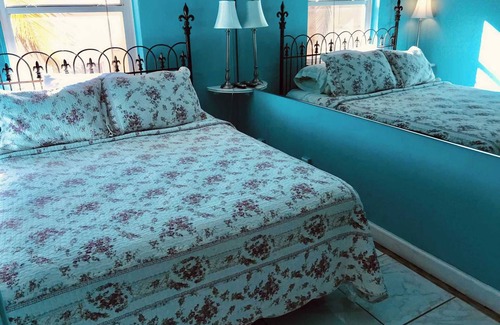 Pompano Beach Hotel | Queen one bedroom on the 2nd floor.