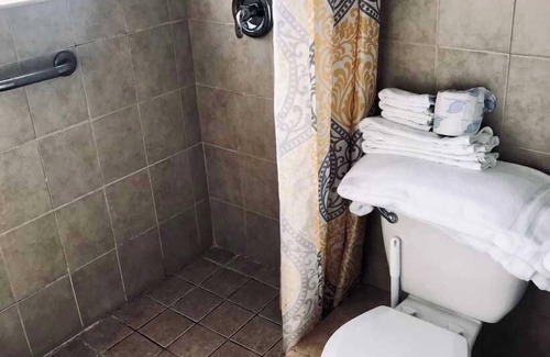 Pompano Beach Hotel | Queen one bedroom on the 2nd floor.