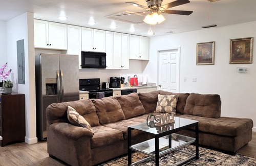 Tallahassee House | Queen room: in a duplex nr FSU, shared bath-2
