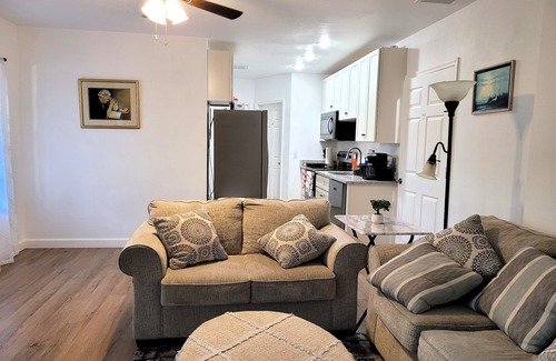 Tallahassee House | Queen room: in a duplex nr FSU, shared bath-2