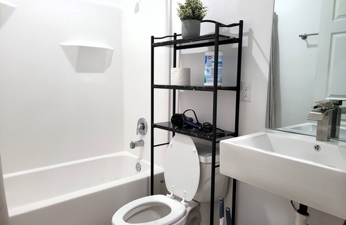 Tallahassee House | Queen room: in a duplex nr FSU, shared bath-2