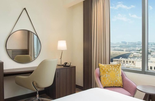 Al Qusais House | Queen Room Near Sunrise Supermarket By Luxury Bookings