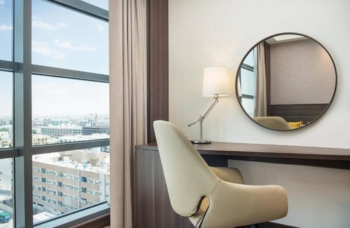 Al Qusais House | Queen Room Near Sunrise Supermarket By Luxury Bookings
