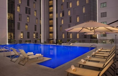 Al Qusais House | Queen Room Near Sunrise Supermarket By Luxury Bookings