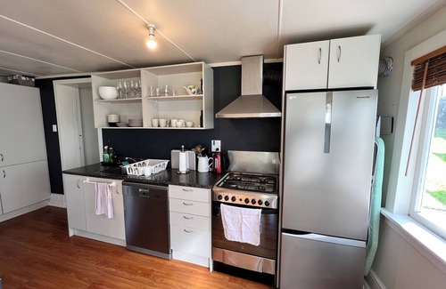 Newton Bed & Breakfast | QUEEN ROOM Only @ PAGET House PONSONBY AUCKLAND One in a Five bedroom villa.