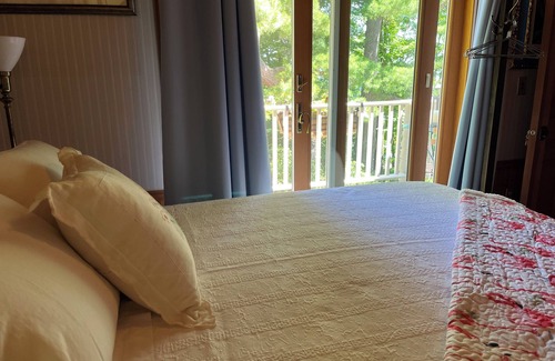 Bayfield Bed & Breakfast | Queen's View B&B- Bill's East, Balcony Lake Views, Sauna, Pool, Bayfield, WI