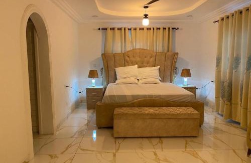 Madina Bed & Breakfast | Queen Sheeba Nest