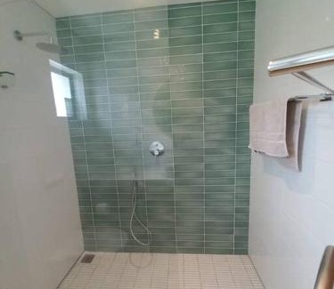 Knysna Central Apartment | Queens Cove One Bedroom Apt 2