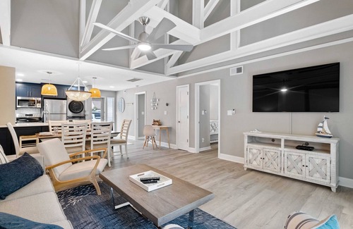 Palmetto Dunes Condo | Queens Grant @ Palmetto Dunes Luxury 2 Bd. Ground Level Condo - Remodeled