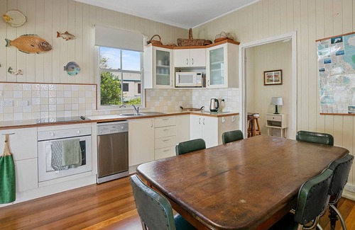 Tin Can Bay House | Queenslander with bay views