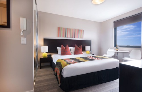 Mascot Hotel | Quest Mascot