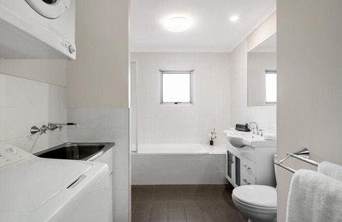 Wollongong CBD Apartment | Quest Wollongong