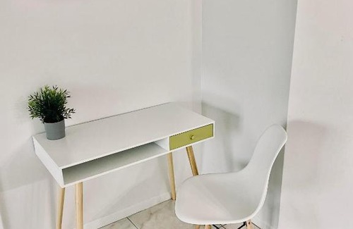 Sunny Isles Beach Apartment | Quick Walk to the Beach