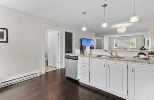 Downtown St. John's House | Quidi Vidi King 3 Doubles Parking Office