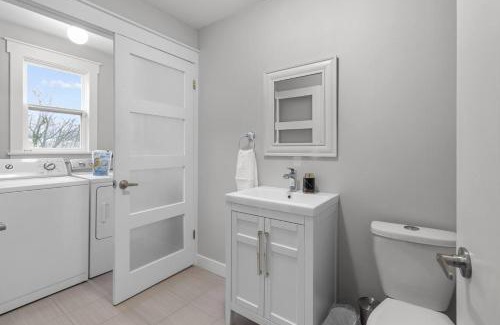 Downtown St. John's House | Quidi Vidi King 3 Doubles Parking Office