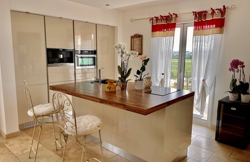 Castelnau-de-Guers Villa | QUIET VILLA CLIM POOL NEAR BEACHES AND LAKE