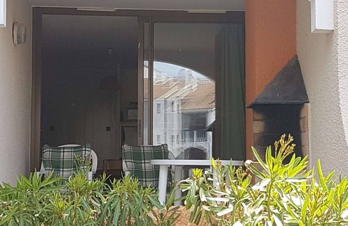 Le Barcares Apartment | Quiet 1-bedroom apt with terrace and pool access by the lake