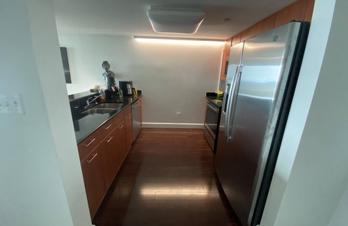 Capitol Hill House | Quiet 2/2 High-rise at the Tallahassee Center