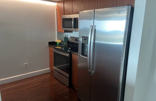 Capitol Hill House | Quiet 2/2 High-rise at the Tallahassee Center