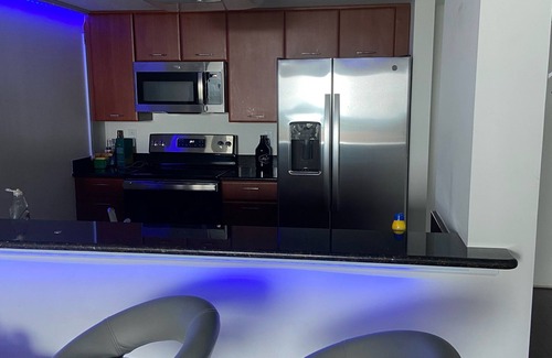 Capitol Hill House | Quiet 2/2 High-rise at the Tallahassee Center