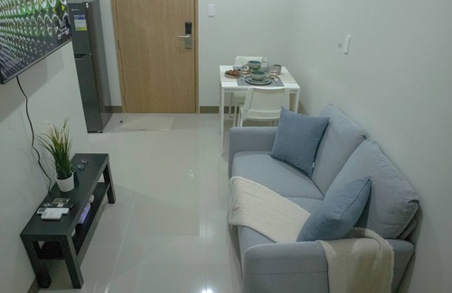 Paranaque Condo | Quiet 2-bedroom condo with AC and WiFi in Parañaque