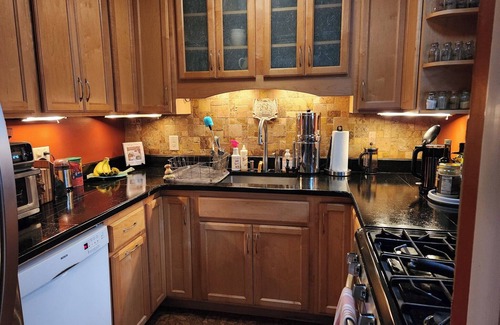 Batesville House | Quiet 2-bedroom house with AC/wifi in the woods near Charlottesville