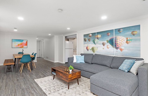 Overland Park House | Quiet 5BR Gem- King Beds! Stroll to Shopping/Dining