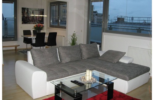 Favoriten Apartment | Quiet 60m2 penthouse apartment with 3 terraces and panoramic views of Vienna