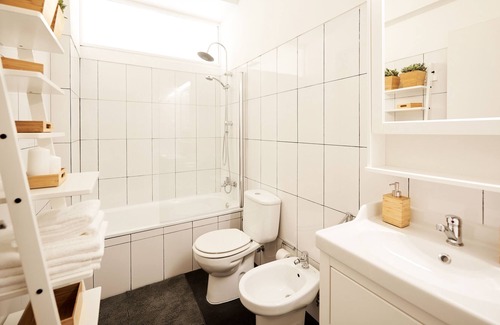 Sao Domingos de Benfica Apartment | Quiet and comfortable - New!