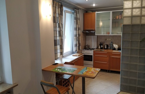 Muranow Apartment | Quiet and comfy apartment with huge chestnut tree in the window.n