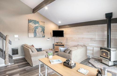 Gaylord House | Quiet and Cozy Lakefront Home Near Mt Boyne