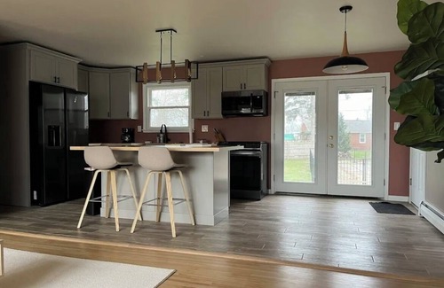 North Tonawanda House | Quiet and cozy house. Close to Niagara Falls, Canada, Buffalo and Bills Stadium.