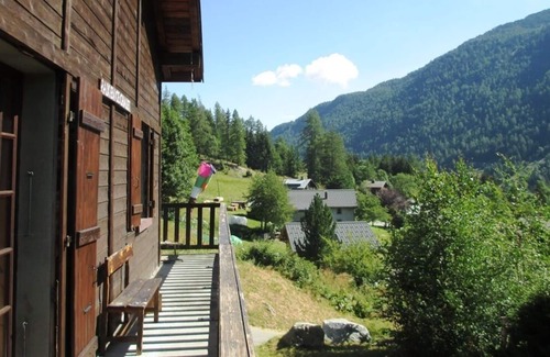 Vallorcine Ski Chalet | Quiet and sunny family chalet, 100m², 5 bedrooms, balcony, garden