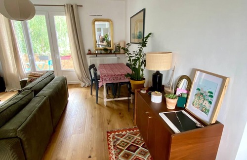 La Marne Apartment | Quiet apartment 5 minutes walk from downtown