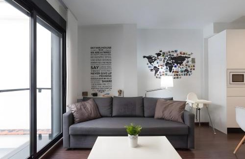San Felipe Neri Apartment | Quiet Apartment In The Historical