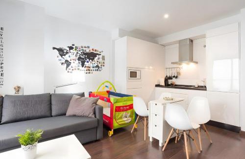 San Felipe Neri Apartment | Quiet Apartment In The Historical