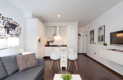San Felipe Neri Apartment | Quiet Apartment In The Historical