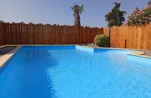 Verfeil Apartment | Quiet apartment with swimming pool in the countryside near Toulouse