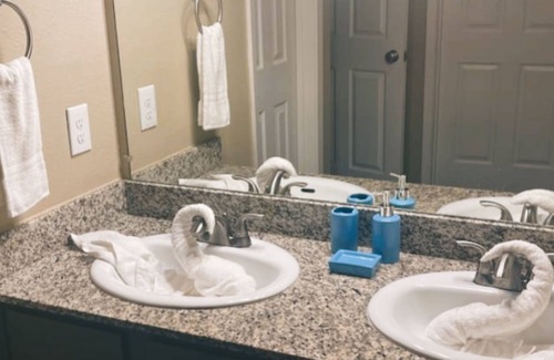 Auburn Apartment | QUIET but well thought out, 4 Bedroom CAVE!