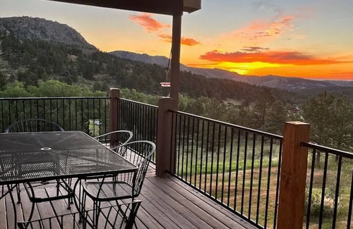 Drake Cabin | Quiet Cabin with Mountain Views