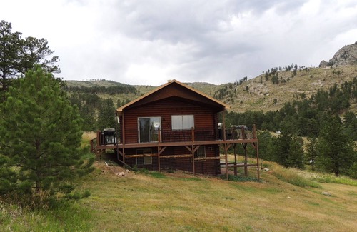 Drake Cabin | Quiet Cabin with Mountain Views