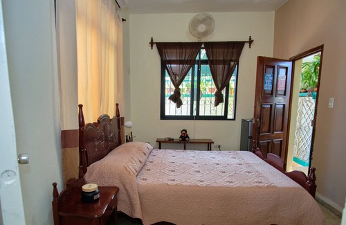 Varadero House | Quiet central stay with Wi-Fi. Varadero