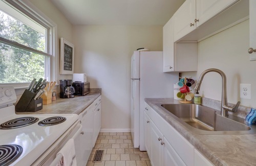 Batesville Cottage | Quiet Charlottesville Hideaway in Baileys Retreat!
