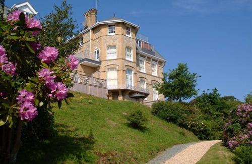 Shanklin Apartment | Quiet Cliff Top Location With Beautiful Views