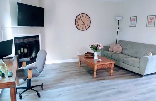 Huntsville House | Quiet Comfort (closest to Redstone Arsenal)