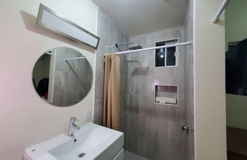 Juarez Municipality House | Quiet & comfortable Room 10min from the US consulate