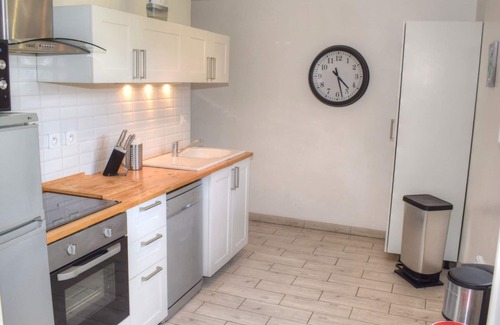 Luynes Cottage | Quiet Cottage with Shared Heated Pool near Loire Castles and Vineyards