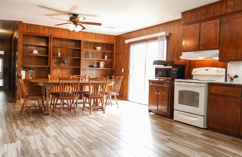 Clarksville House | Quiet country home on a homestead farm